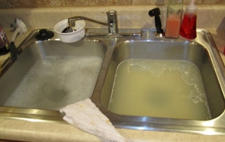 Hậu Quả việc sử dụng Nước Sôi để thông tắc Chậu Rửa Bát Hậu Quả việc sử dụng Nước Sôi để thông tắc Chậu Rửa Bát