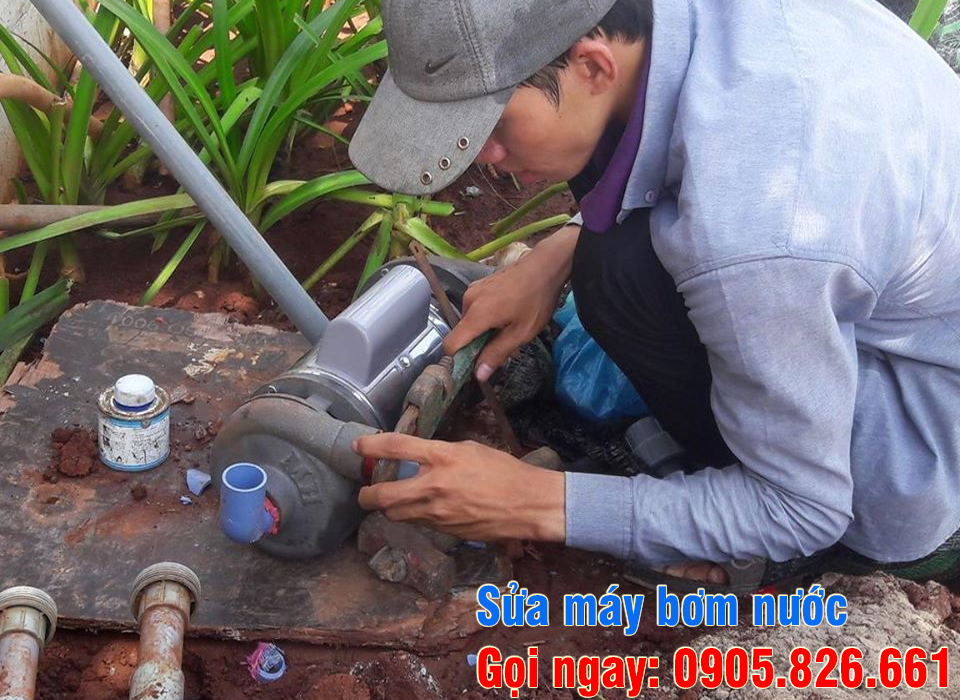 Sua bom nuoc tai Da Nang